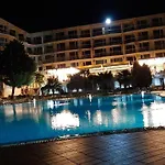 Decor In Atlantis Resort&spa By Rv Apartment Burgas